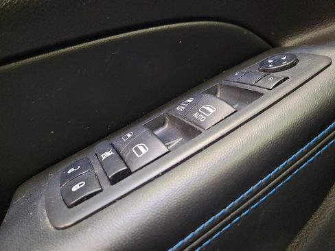 Used 2019 Jeep Grand Cherokee Laredo AWD/4WD image 27