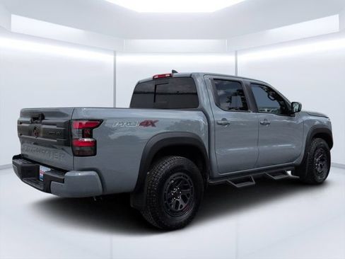 Used 2025 Nissan Frontier PRO-4X AWD/4WD image 3