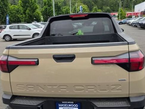 Used 2023 Hyundai Santa Cruz SEL AWD/4WD image 3