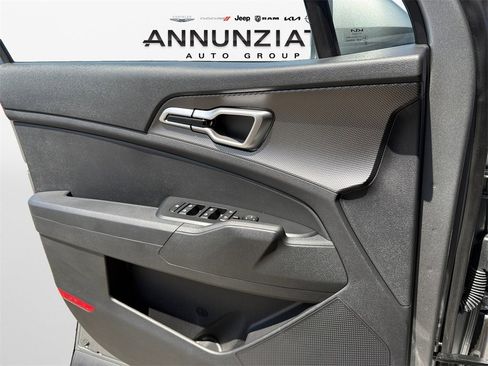 New 2025 Kia Sportage LX image 28