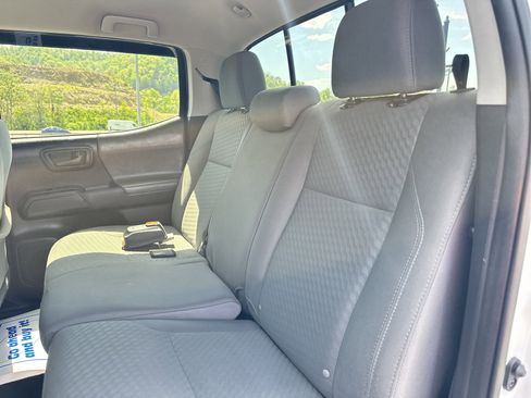 Used 2020 Toyota Tacoma SR AWD/4WD image 19