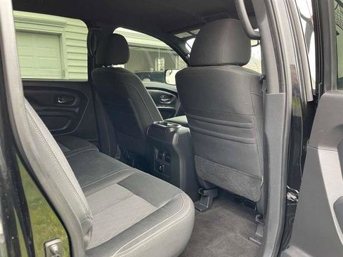 Used 2018 Nissan Titan SV w/ SV Convenience Package image 69