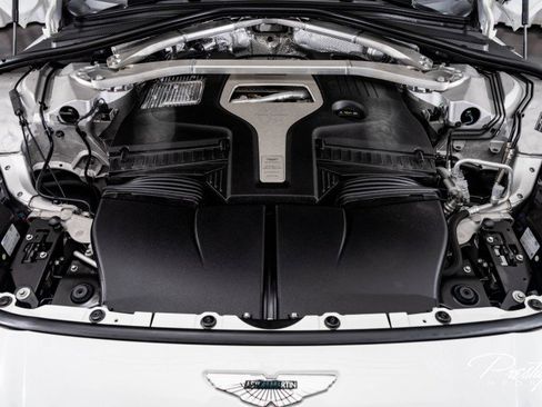 Used 2021 Aston Martin DBX image 6