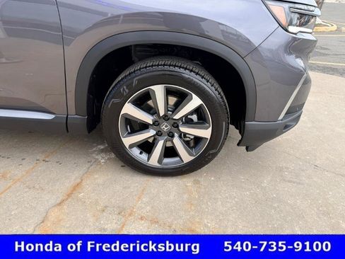 Certified 2025 Honda Pilot Elite image 13