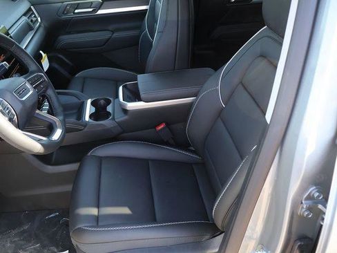 New 2026 GMC Terrain Denali w/ LPO, Black Badging Package image 19