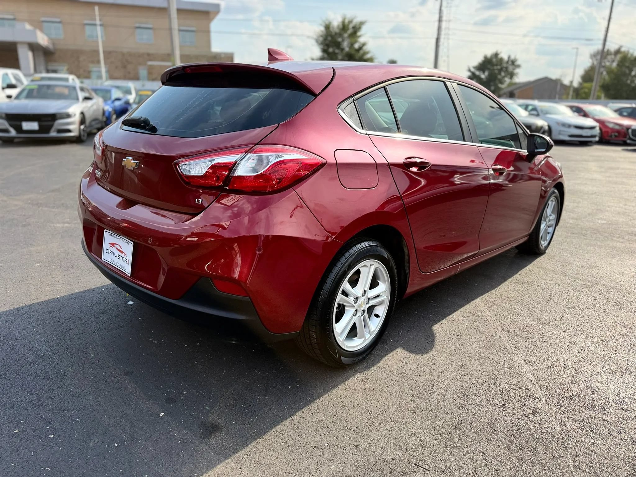 Used 2018 Chevrolet Cruze LT w/ Convenience Package FWD image 3
