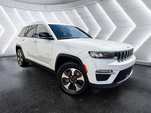 Used 2024 Jeep Grand Cherokee Limited 4xe AWD/4WD image 5