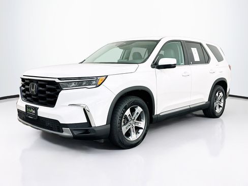 Used 2023 Honda Pilot EX-L image 3