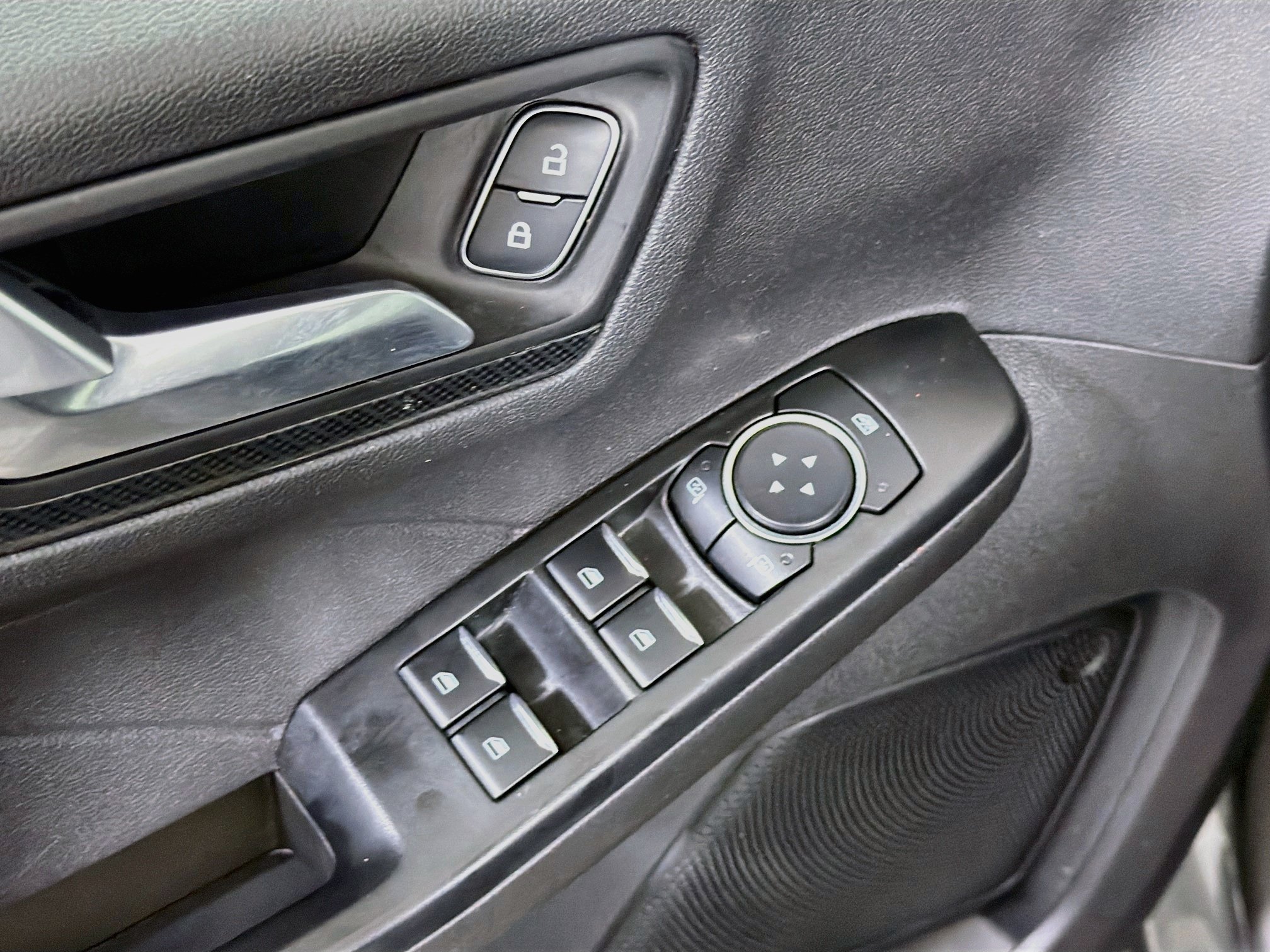 Used 2025 Ford Escape ST-Line FWD image 15