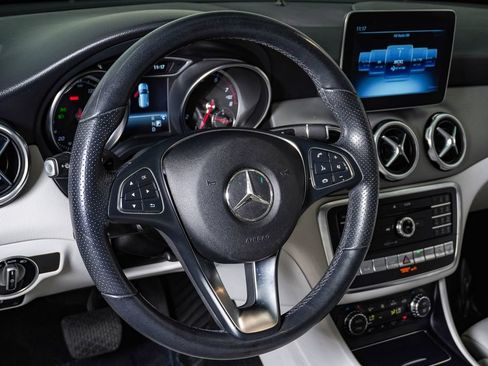 Used 2019 Mercedes-Benz GLA 250 4MATIC image 19