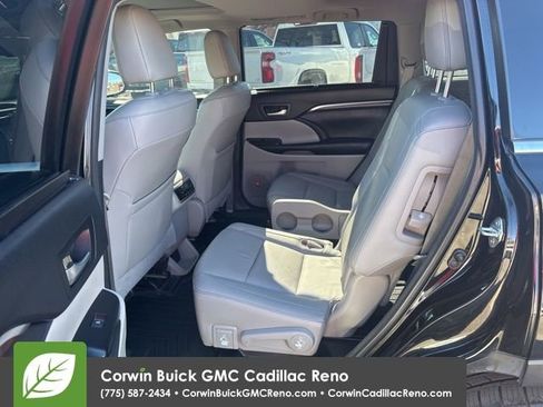 Used 2015 Toyota Highlander Limited w/ Driver Technology Package image 25