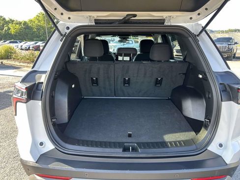 Used 2026 Chevrolet Equinox LT FWD image 11