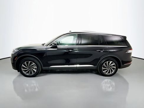 Used 2025 Lincoln Aviator AWD image 4