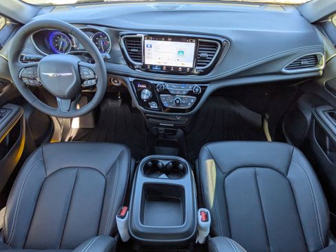 New 2026 Chrysler Pacifica Select image 17