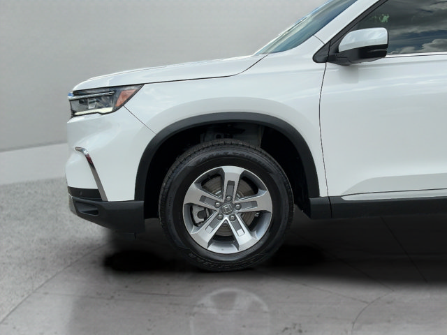 Used 2025 Honda Pilot EX-L image 26
