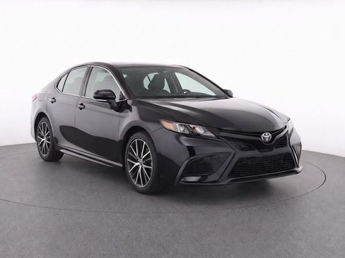 Used 2024 Toyota Camry SE FWD image 7