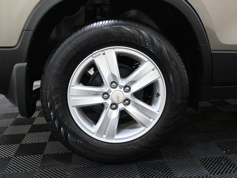 Used 2020 Chevrolet Trax LT w/ Driver Confidence Package FWD image 36