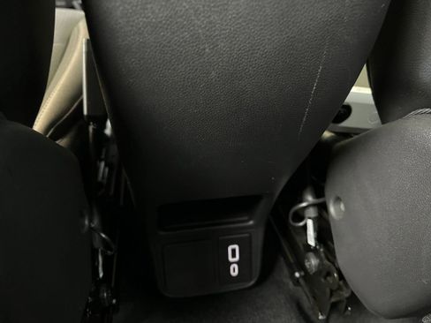 Used 2025 Buick Encore GX Preferred AWD/4WD image 23