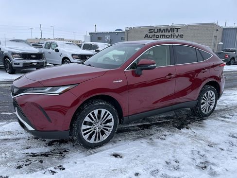 Used 2021 Toyota Venza XLE image 6