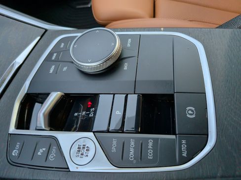 Used 2023 BMW 330i Sedan w/ Premium Package image 19