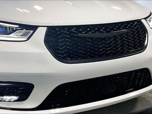 New 2026 Chrysler Pacifica Limited w/ S Appearance Package image 38