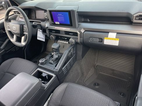 New 2026 Toyota 4Runner SR5 AWD/4WD image 25