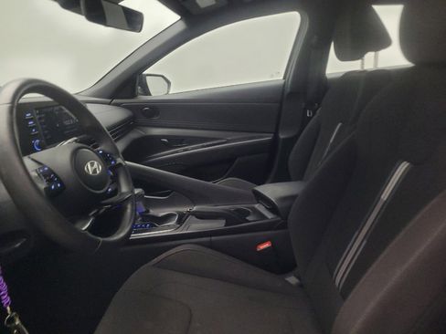 Used 2025 Hyundai Elantra Sport FWD image 17