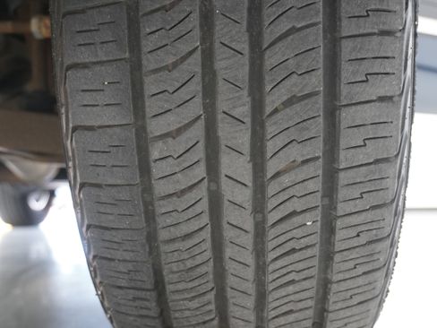 Used 2004 Chevrolet Suburban LS image 19