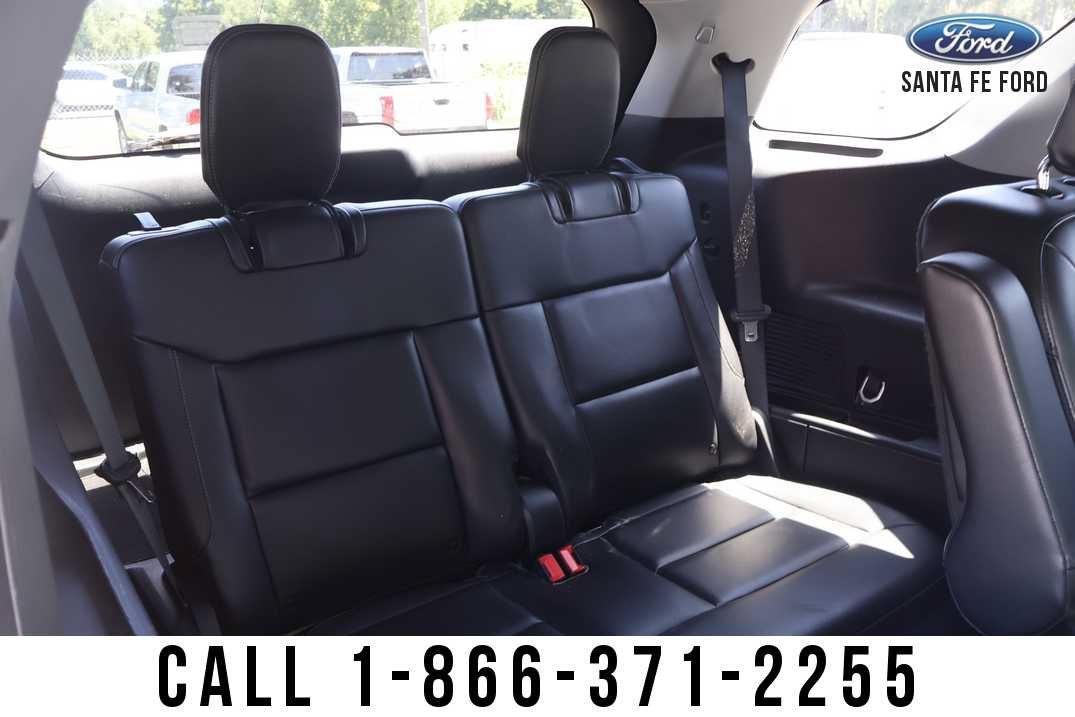 Used 2024 Ford Explorer XLT w/ Equipment Group 202A AWD/4WD image 33