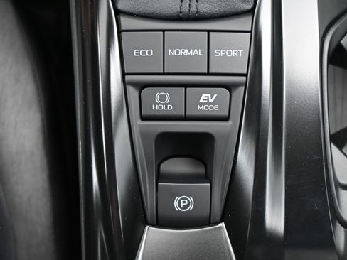 Used 2025 Toyota Camry LE w/ Convenience Package FWD image 28