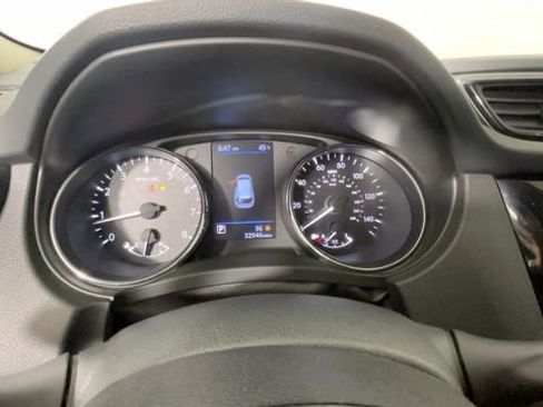 Used 2020 Nissan Rogue S FWD image 25