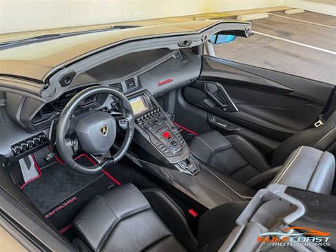 Used 2017 Lamborghini Aventador LP 700-4 AWD/4WD image 2