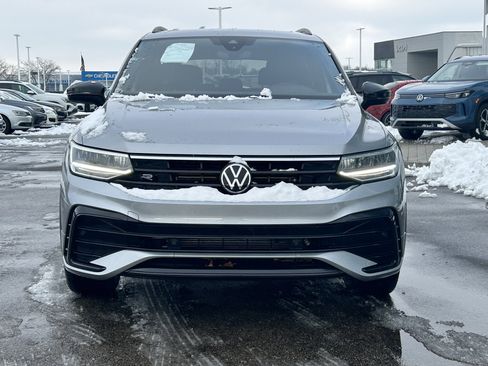 Certified 2023 Volkswagen Tiguan SE R-Line image 2