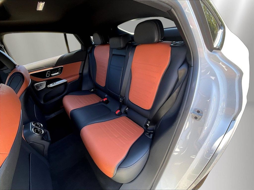 Used 2024 Mercedes-Benz GLC 300 4MATIC image 24