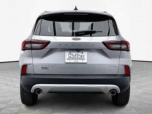 Used 2023 Ford Escape Platinum image 4