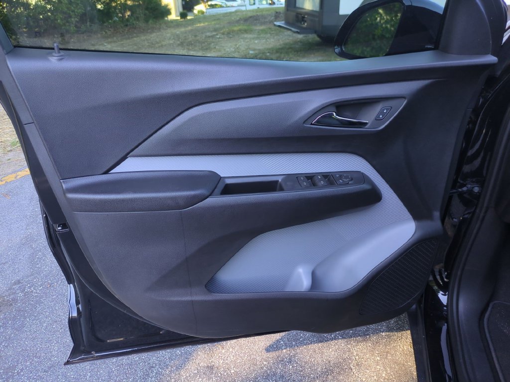 New 2027 Chevrolet Bolt LT w/ Comfort Package FWD image 13