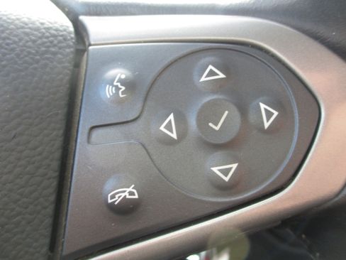 Used 2021 Chevrolet Colorado Z71 AWD/4WD image 35