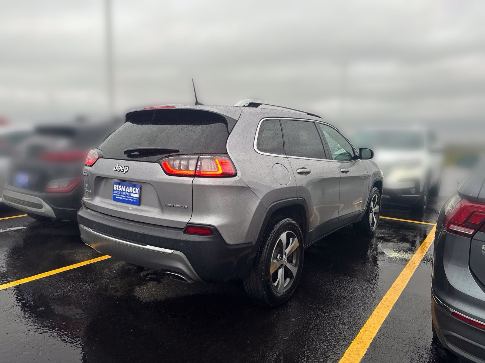Used 2020 Jeep Cherokee Limited AWD/4WD image 3