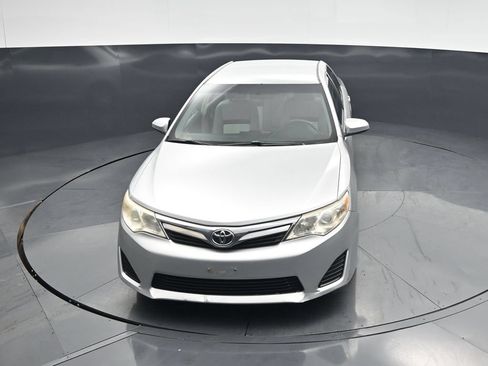 Used 2014 Toyota Camry LE FWD image 30