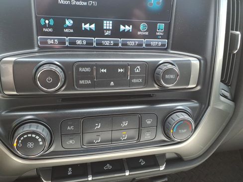 Used 2018 Chevrolet Silverado 1500 LT w/ LT Convenience Package AWD/4WD image 24