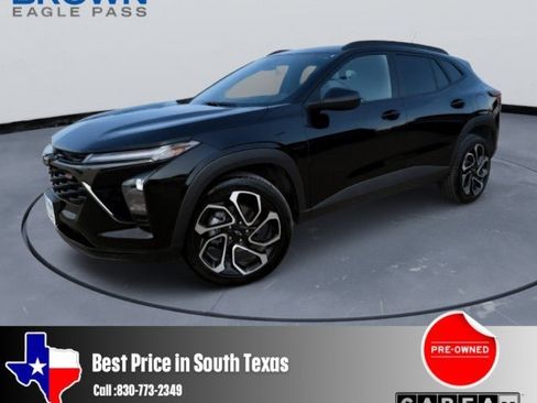 Used 2025 Chevrolet Trax RS FWD image 1