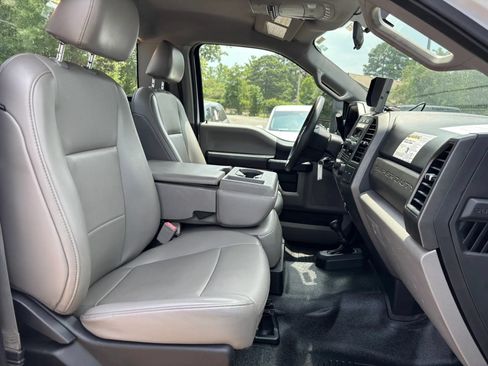 Used 2019 Ford F550 4x4 Regular Cab Super Duty image 17