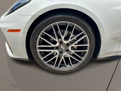Used 2026 Porsche Panamera image 7