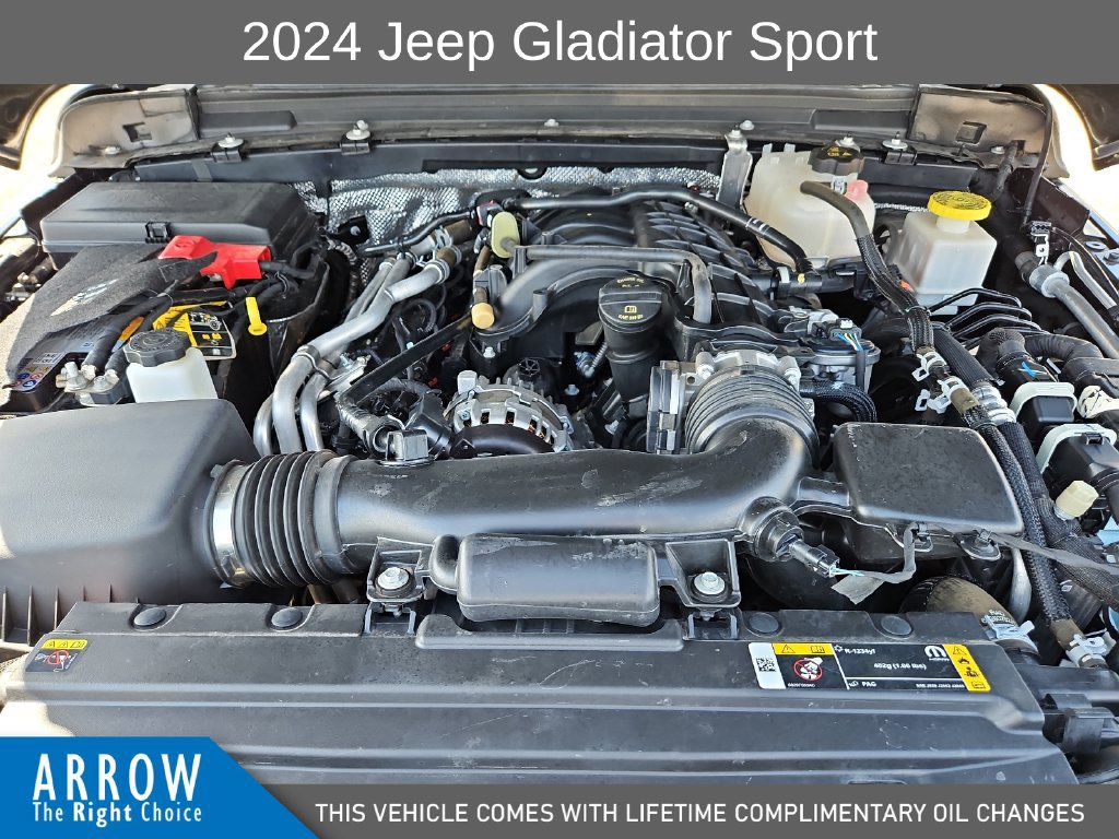 Used 2024 Jeep Gladiator Sport AWD/4WD image 15