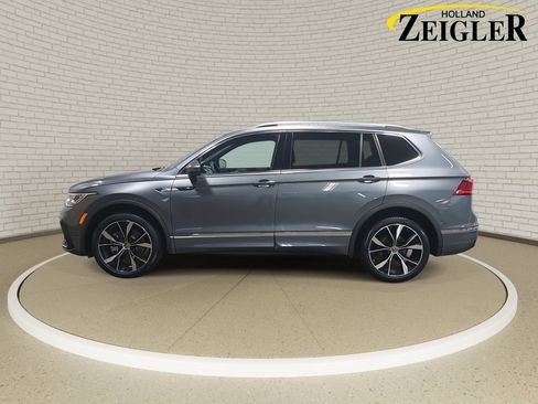 Used 2022 Volkswagen Tiguan SEL R-Line image 8