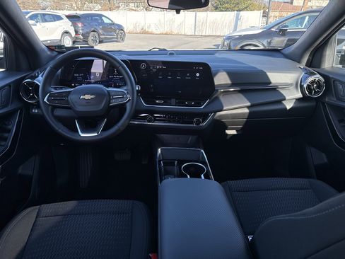 Used 2025 Chevrolet Equinox LT image 14