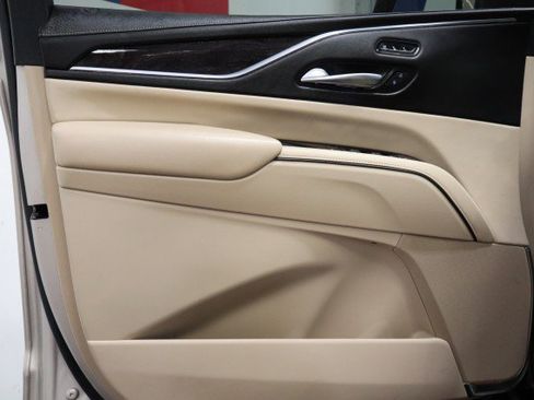 Used 2021 Cadillac Escalade Premium Luxury w/ LPO, Illumination Package AWD/4WD image 33