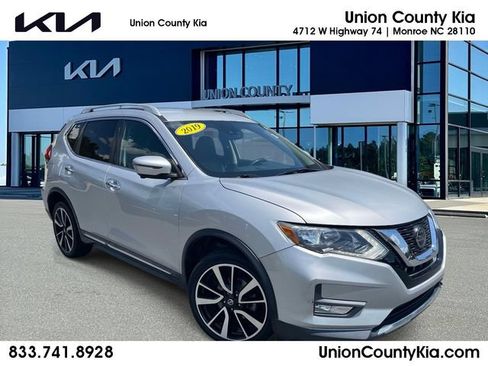 Used 2019 Nissan Rogue SL FWD image 1