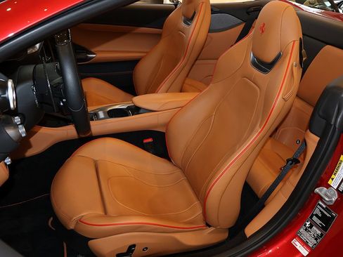 Certified 2022 Ferrari Portofino M RWD image 5