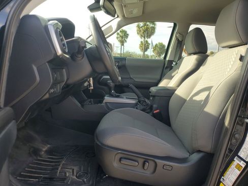 Used 2022 Toyota Tacoma SR5 w/ Technology Package image 15